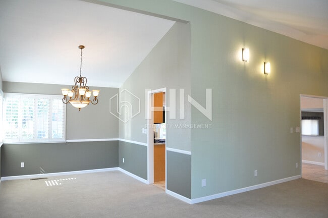 Building Photo - 3027 King Estates