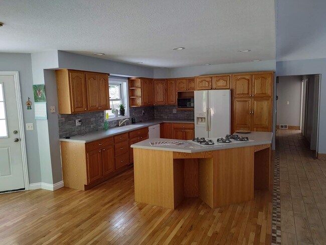 Foto del edificio - 2860 Pleasant Valley Rd