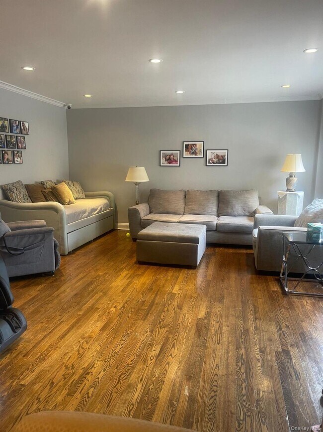 Foto del edificio - 292-300 Cedarhurst Ave
