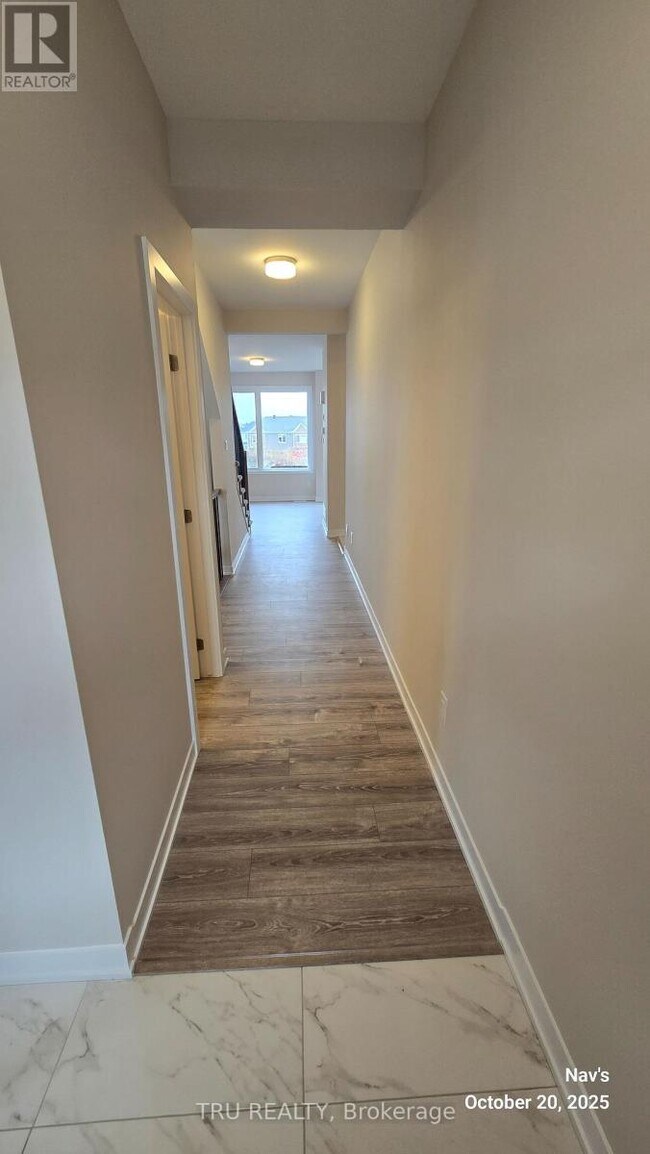 Photo du bâtiment - 887 Andesite Ter