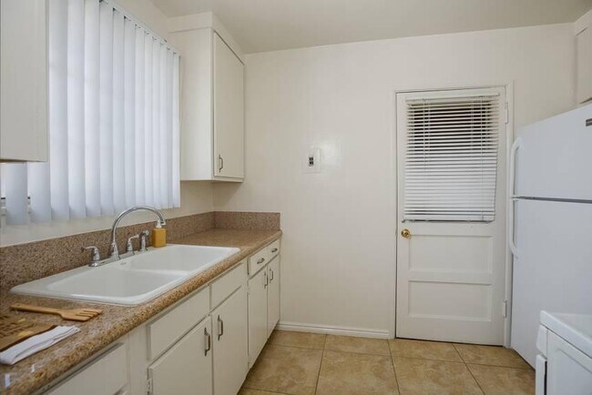 Foto del edificio - 1.0 bedroom in Pasadena California 91106