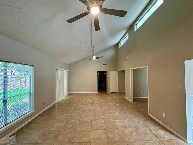 Building Photo - 2711 Colony Dr