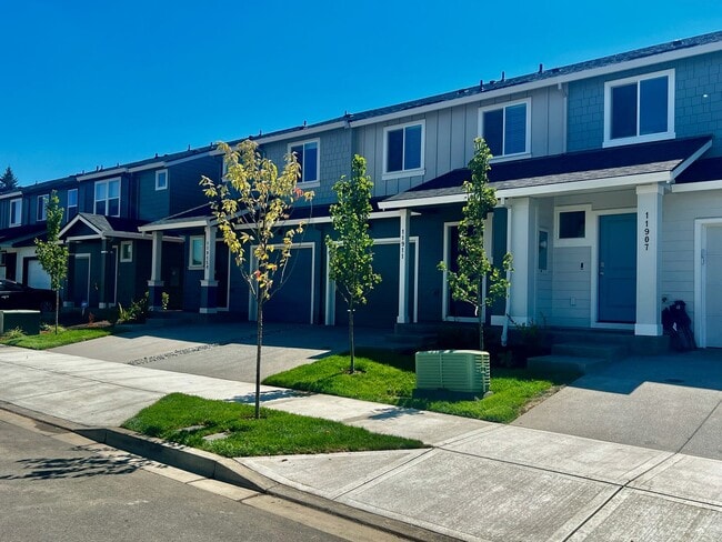 Foto del edificio - Ask us about free rent- Brand New 3 Bedroo...