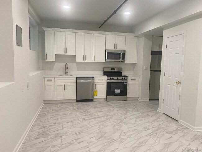 Foto del edificio - 94 4th Ave