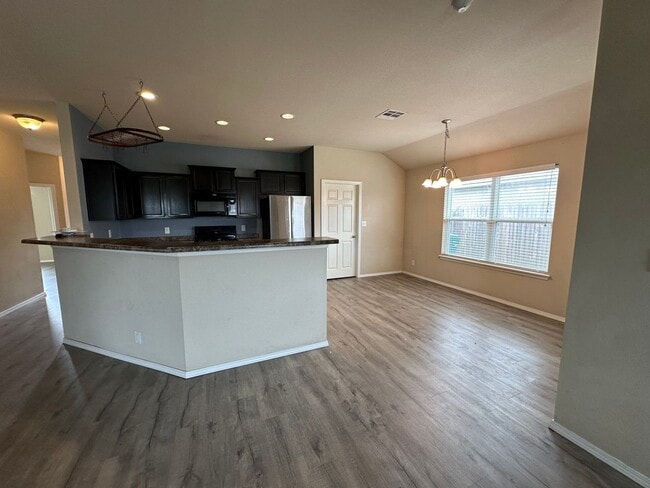 Building Photo - Country Living AND Convenience