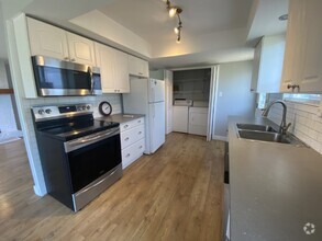 Building Photo - 5119 Laguna Way