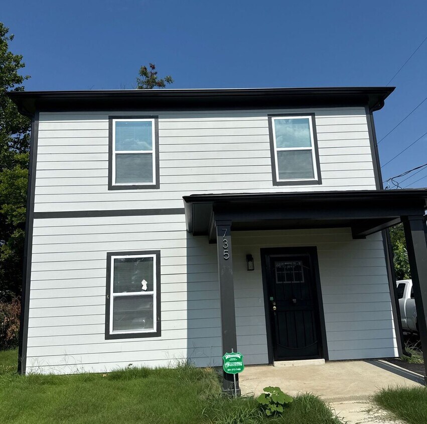 Photo - 735 N Dunlap St