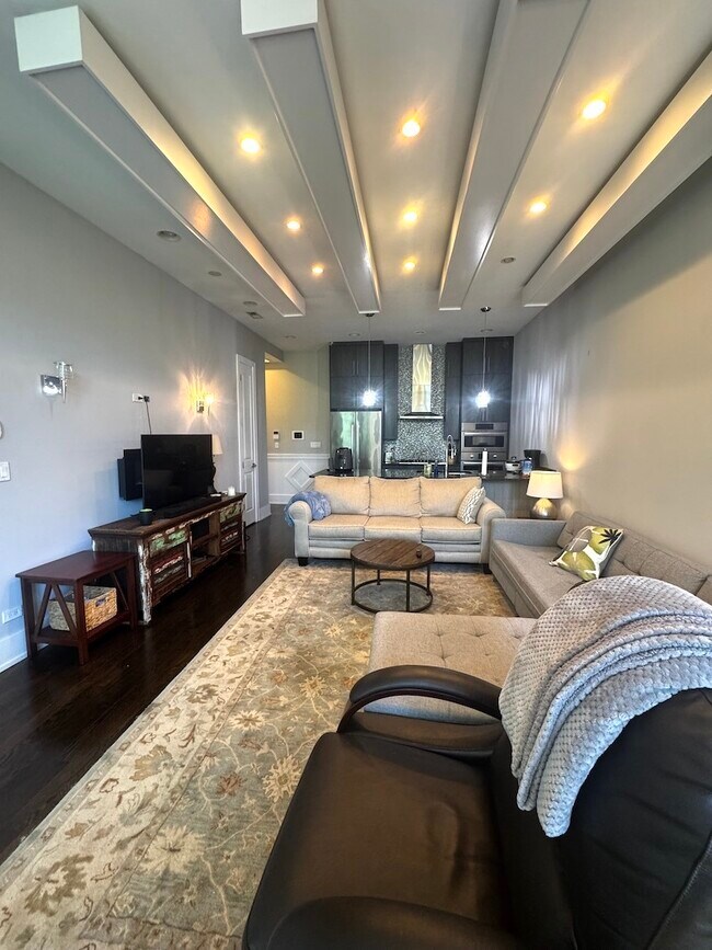 Foto del edificio - 1722 W Belmont Ave