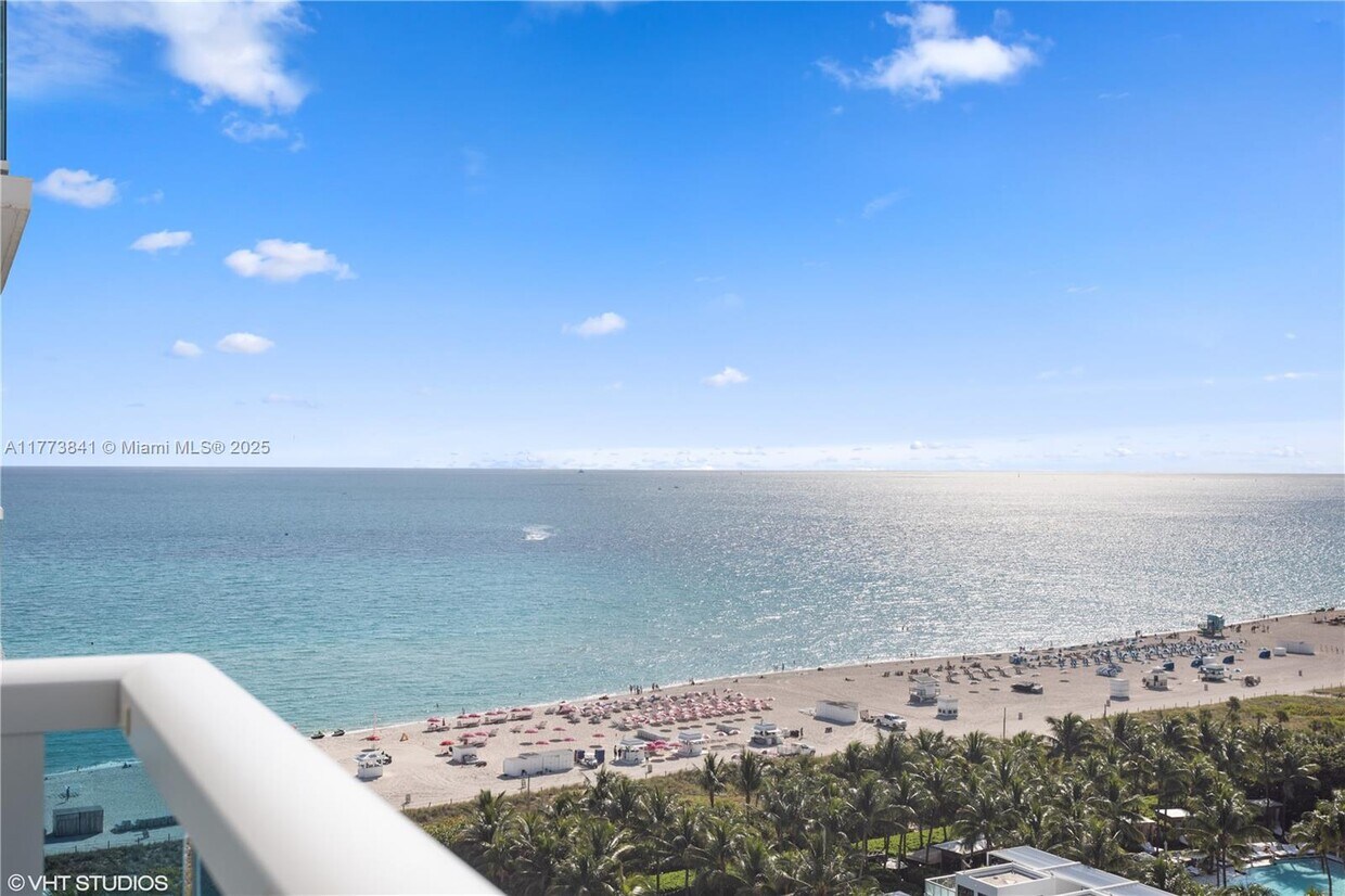 Primary Photo - 2301 Collins Ave