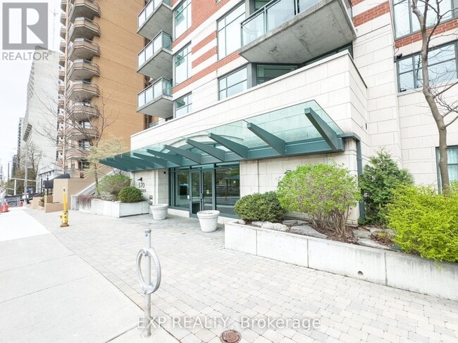 Building Photo - 570-1570 Laurier Ave W