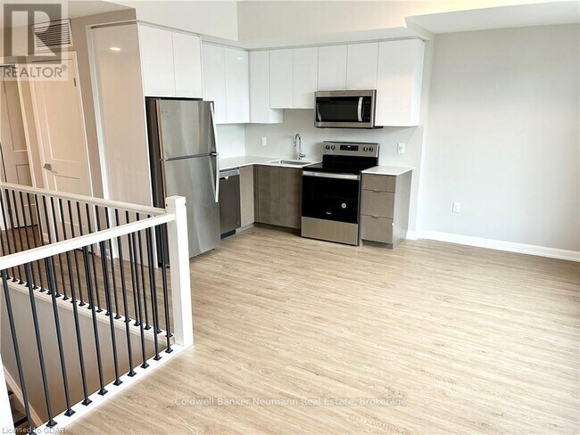 Photo du bâtiment - 708 Woolwich St