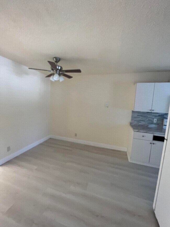 Building Photo - 400 Nottingham Cir