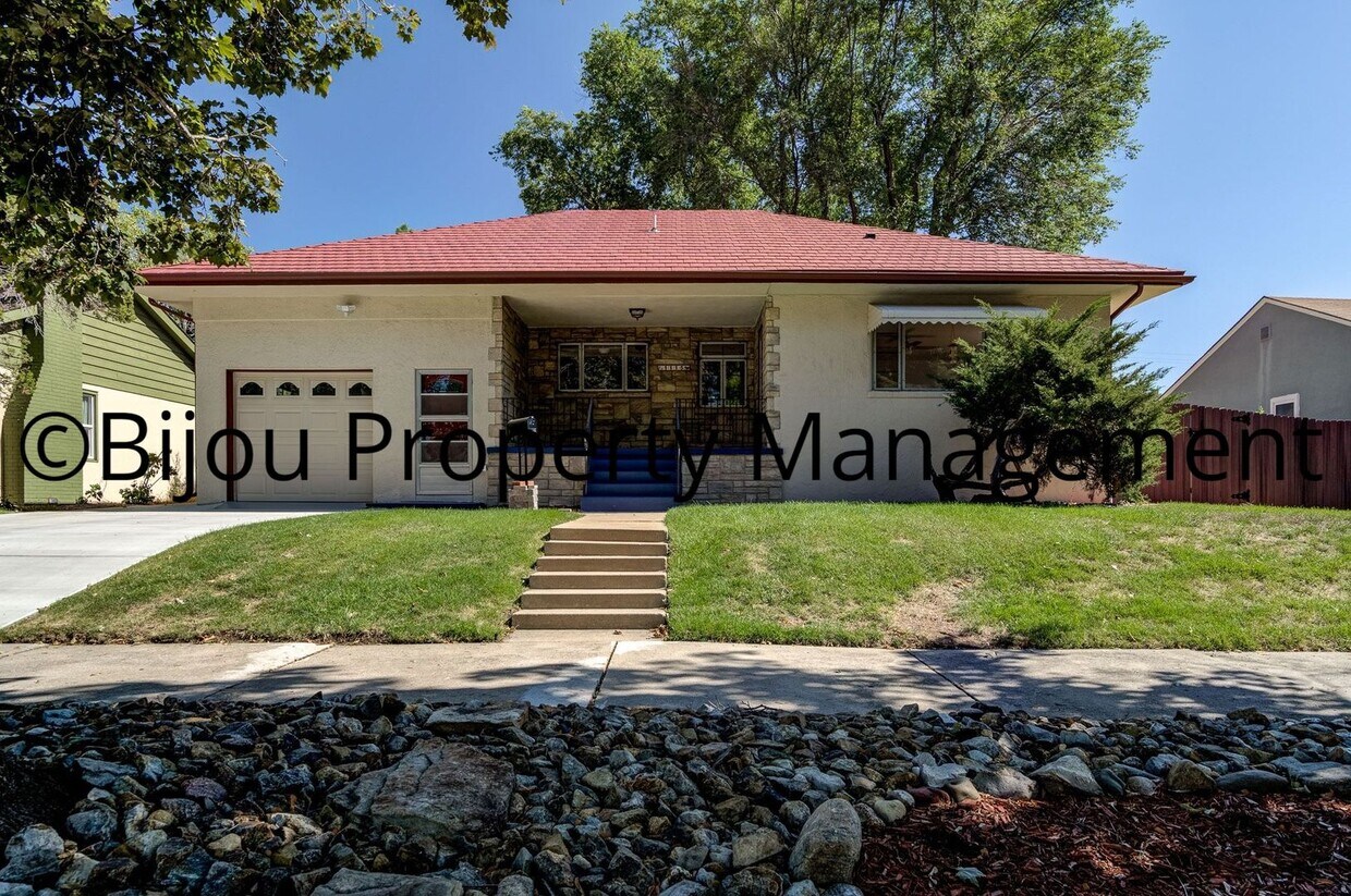 Primary Photo - Beautiful 3 Bedroom, 3 Bath Home!