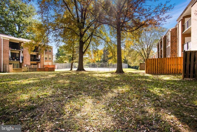 Foto del edificio - 876 Quince Orchard Blvd