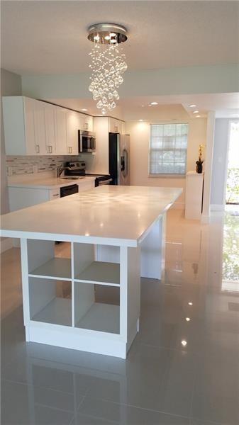 Foto del edificio - 575 Oaks Ln