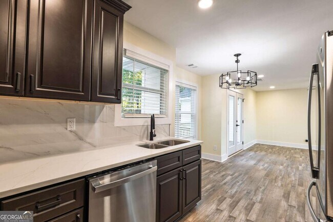 Building Photo - 42 Arnold Rd