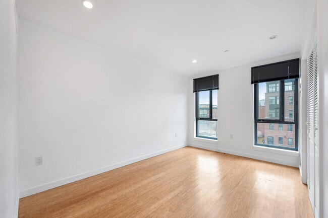 Foto del edificio - 691 Massachusetts Ave