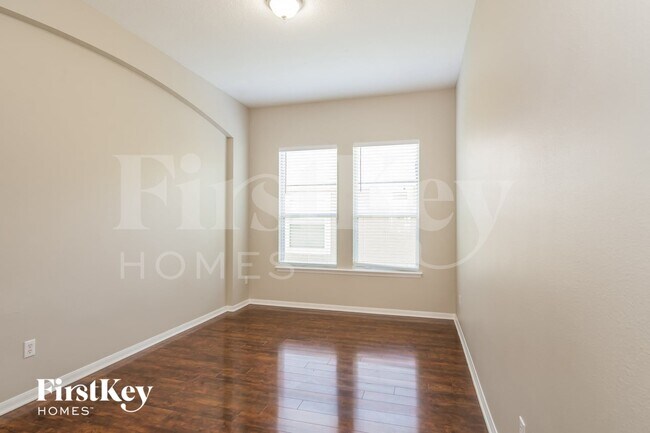 Building Photo - 581 Longmill Ln