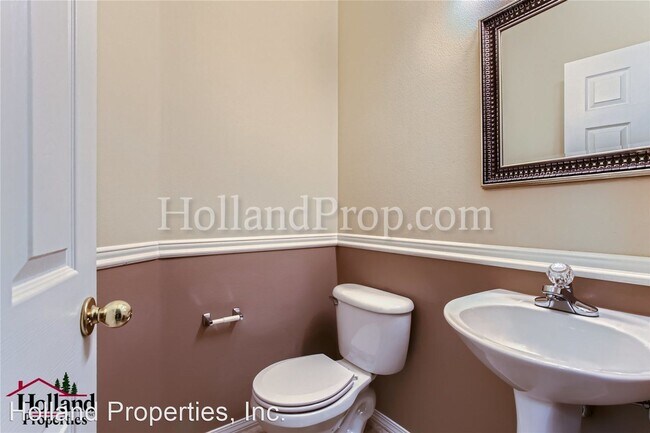 Foto del edificio - 2 br, 2.5 bath House - 656 NW Brookhill Lane