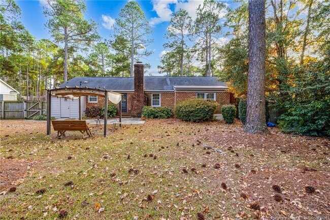 Foto del edificio - 2818 Millbrook Rd