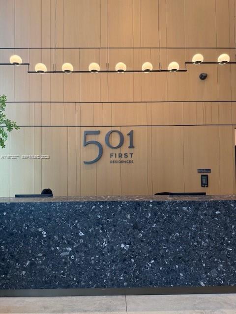 Foto del edificio - 121 NE 5th St