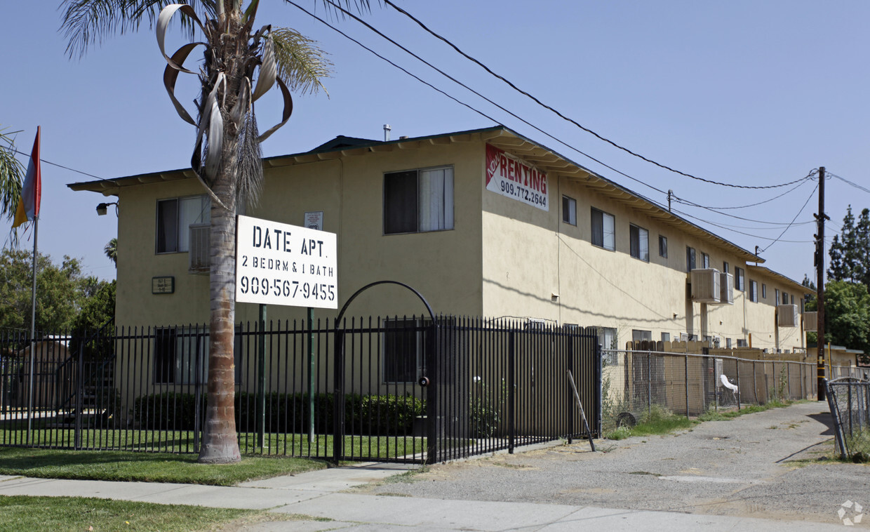 Building Photo - Date Apartments