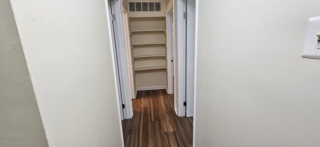 Foto del edificio - 8416 Fuerte Ct