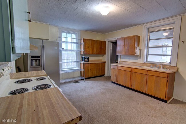 Building Photo - 4 br, 2 bath House - 208 S 7th St