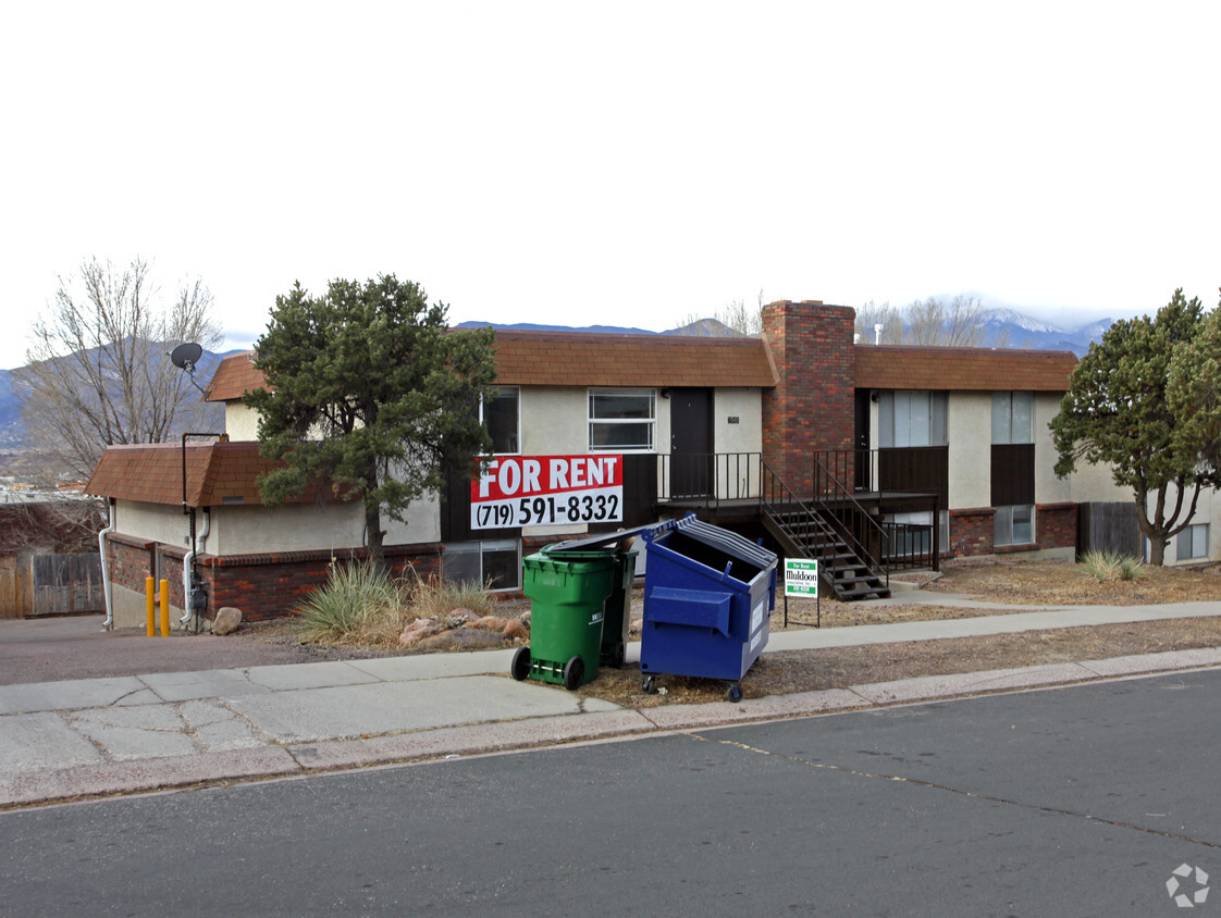 Primary Photo - 1045 Magnolia St