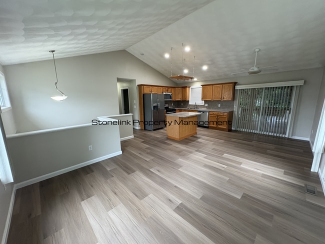 Building Photo - Newly Renovated Single Family House For Rent in Providence!