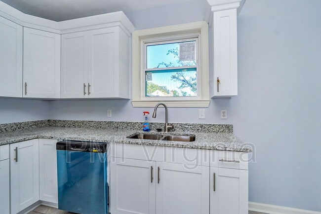 Foto del edificio - 423 Highland Ave