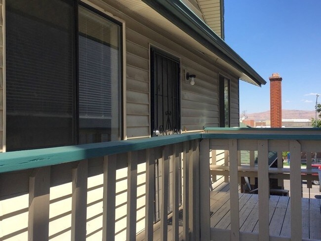 Building Photo - 1320 Terrace Dr