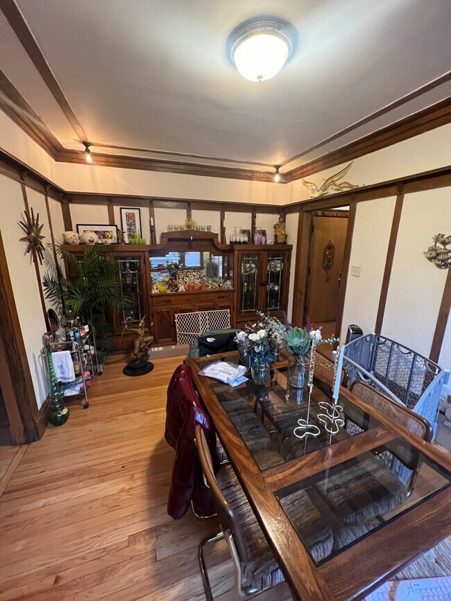 Foto del edificio - 3144 W Fullerton Ave