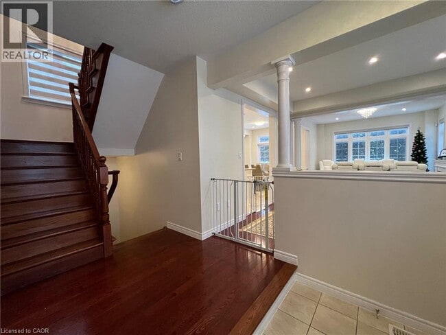 Building Photo - 24 Hazelton Ave