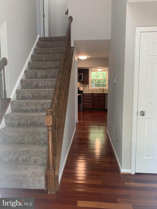 Foto principal - 9115 Lake Braddock Dr