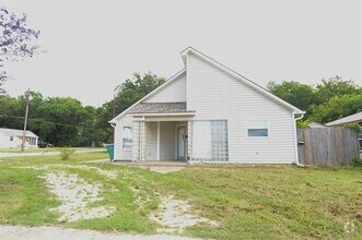 Building Photo - 1413 S Austin St