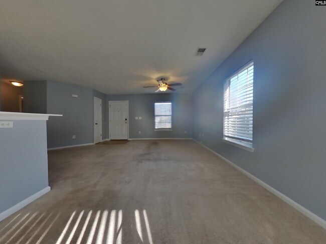 Foto del edificio - 156 Springway Dr