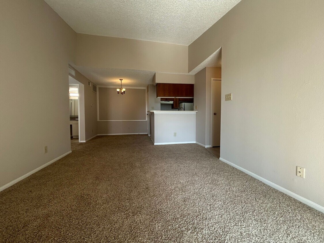 Foto del edificio - 12550 Whittington Dr