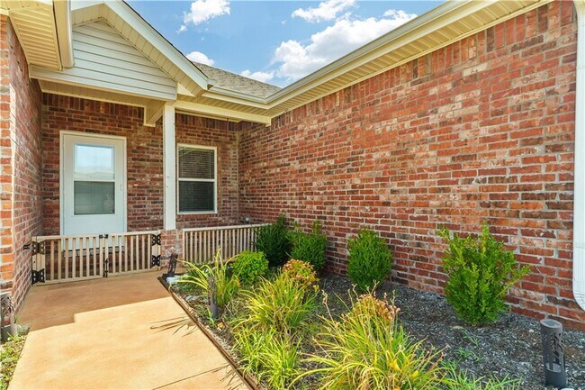 Building Photo - 241 Williams ct