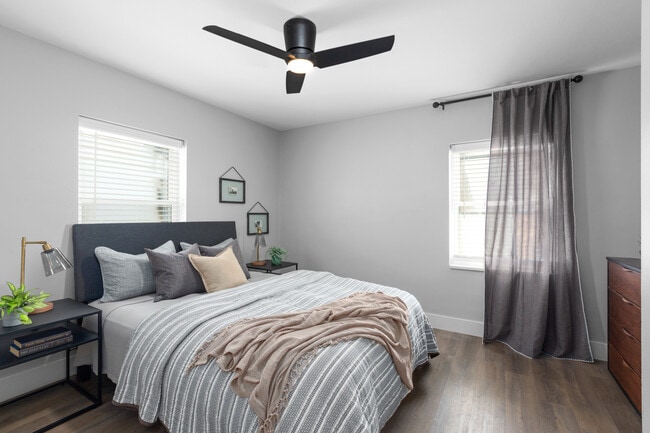 Building Photo - The Square on Delmar