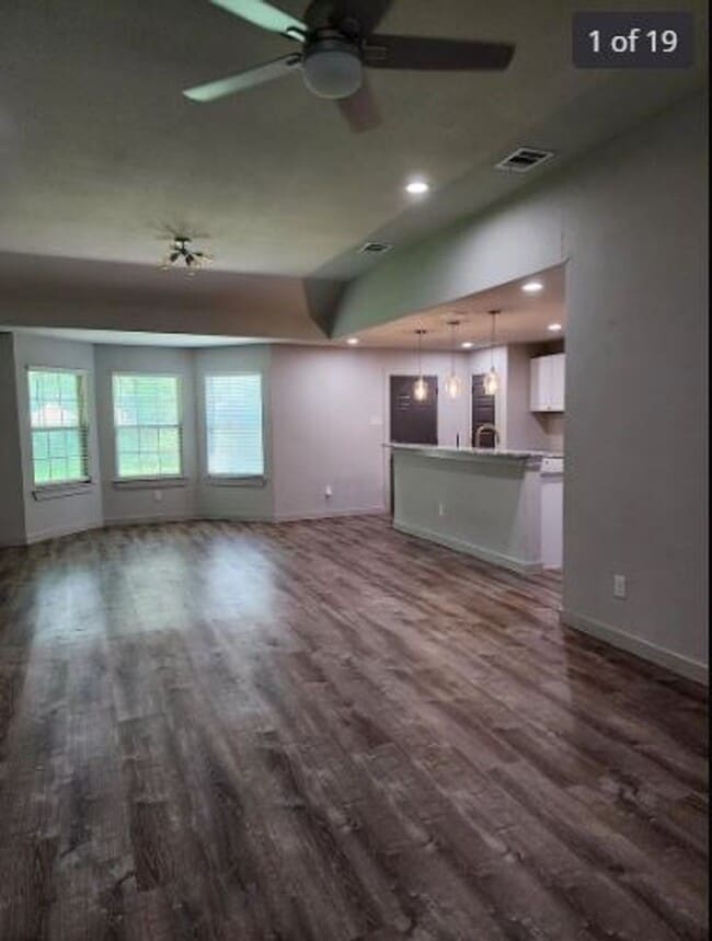 Building Photo - 4740 Fellows Ln