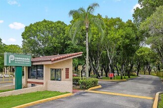Building Photo - 14401 N Kendall Dr