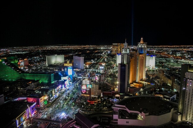 Building Photo - Waldorf Astoria Las Vegas- 1 bed .5 bath on the 39th floor!