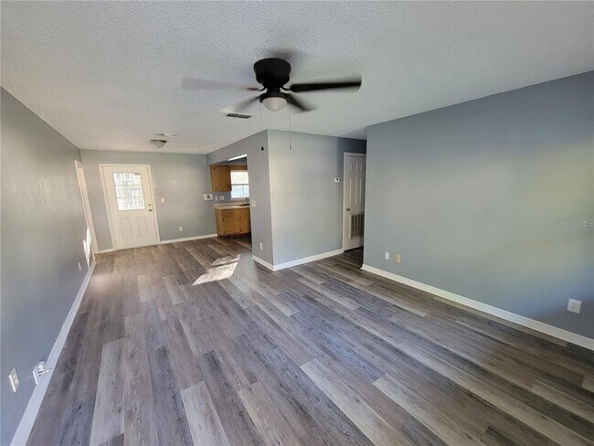 Foto del edificio - 33 Hemlock Terrace Dr