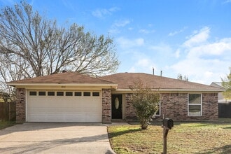 Building Photo - 5907 Willow Crest Dr