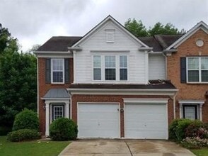 Building Photo - 2434 Fairlie Dr