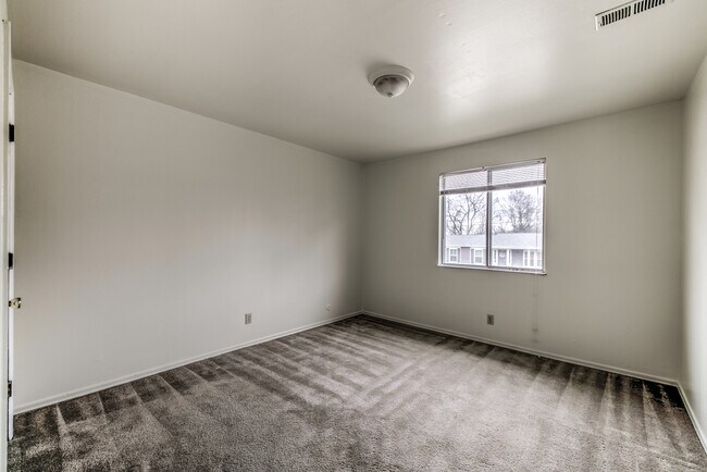 Bedroom 1 - 19 E Rock Creek Mnr