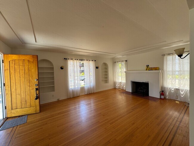 Foto del edificio - Beautiful 3bd 1ba
