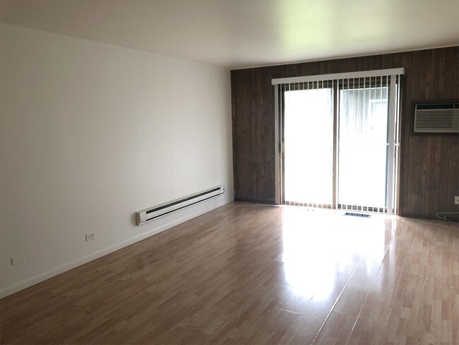 Foto del edificio - 1635 Maple Ln