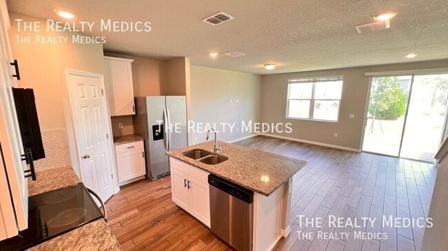 Building Photo - 413 Legacy Lp